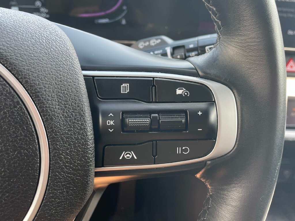 Used 2025 Kia Sportage EX FWD image 23