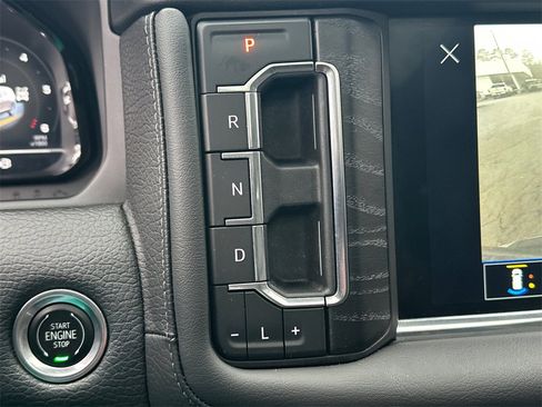 Used 2022 GMC Yukon XL Denali w/ Denali Ultimate Package image 33