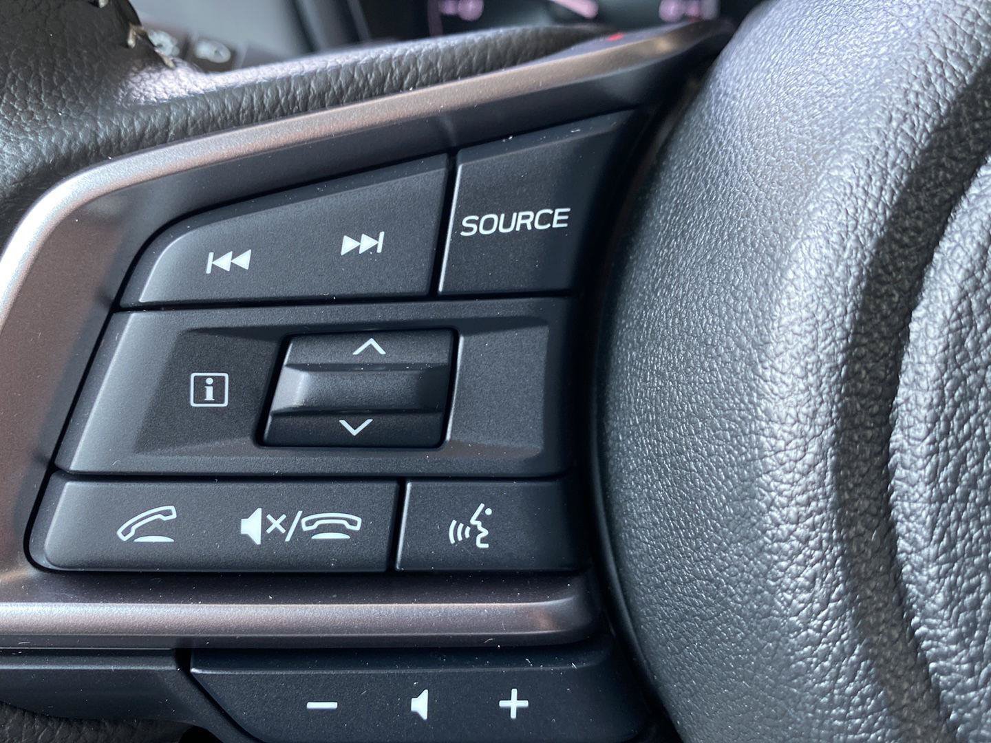 Used 2024 Subaru Outback Premium AWD/4WD image 41