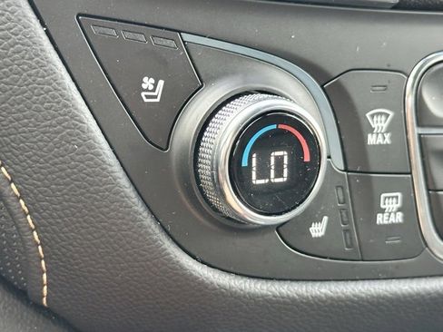 Used 2021 Chevrolet Equinox Premier image 14