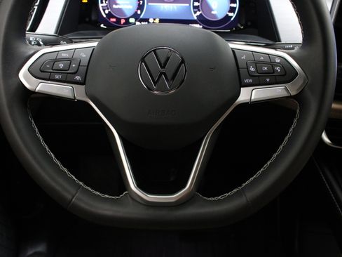 Used 2024 Volkswagen Atlas Cross Sport SE FWD image 24
