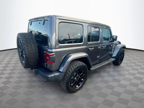 Used 2022 Jeep Wrangler Unlimited Sahara w/ Cold Weather Group AWD/4WD image 6