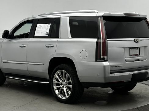 Used 2019 Cadillac Escalade Luxury image 7