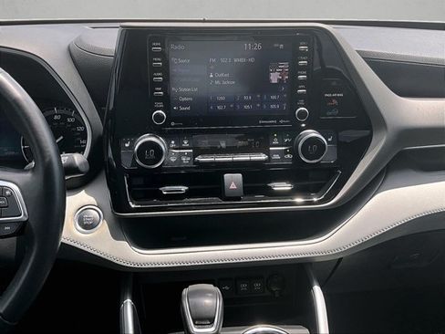 Used 2021 Toyota Highlander XLE FWD image 8