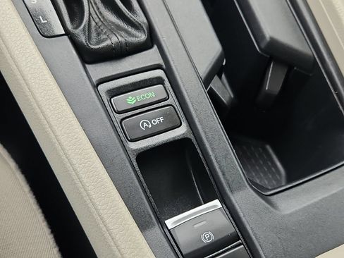 Certified 2023 Honda Accord LX image 16
