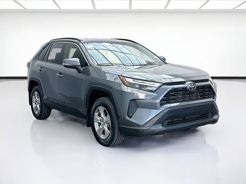 Used 2025 Toyota RAV4 LE AWD/4WD image 3