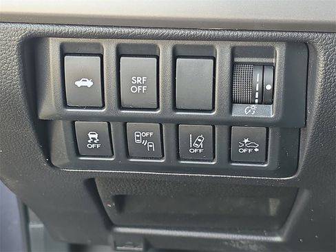 Used 2017 Subaru Legacy 2.5i Limited image 18