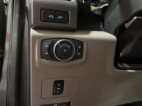 Used 2019 Ford F350 XLT w/ XLT Premium Package image 19