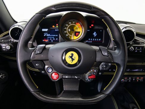 Certified 2022 Ferrari F8 Tributo RWD image 11