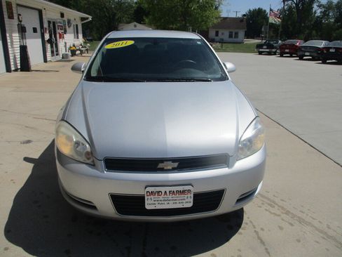 Used 2011 Chevrolet Impala LS FWD image 3