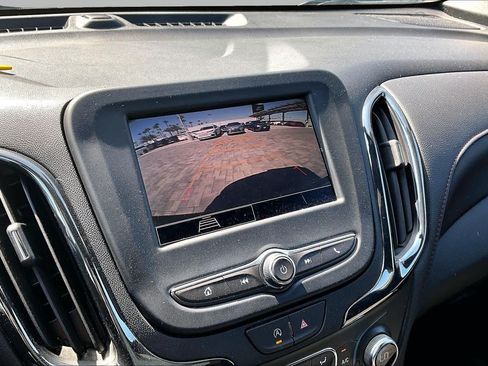 Used 2023 Chevrolet Equinox RS FWD image 26