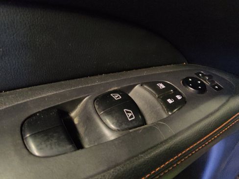 Used 2020 Nissan Pathfinder SL AWD/4WD image 27