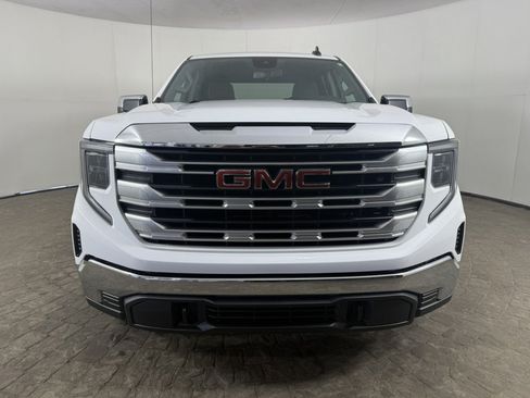 Used 2023 GMC Sierra 1500 SLE AWD/4WD image 2