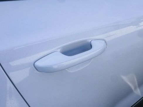 Certified 2024 Kia Telluride EX w/ EX Captain's Chair Package FWD image 13