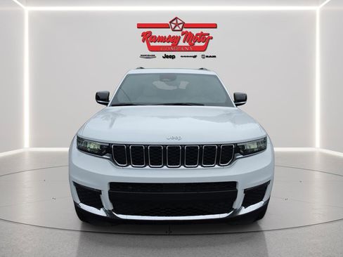 Used 2025 Jeep Grand Cherokee L Limited AWD/4WD image 8