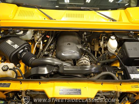 Used 2004 HUMMER H2 w/ Preferred Equipment Group AWD/4WD image 4