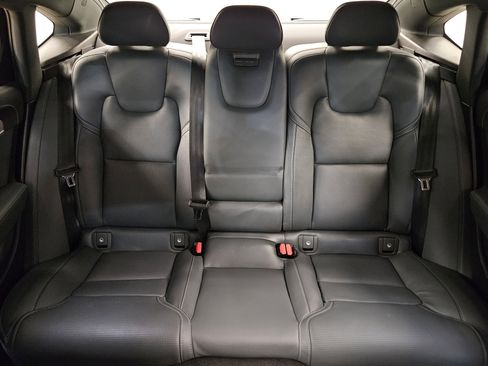 Used 2023 Volvo S90 T8 Ultimate image 40