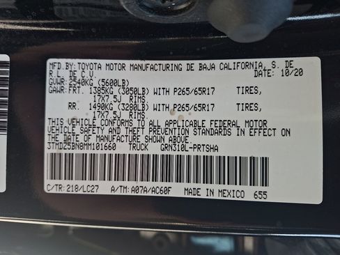 Used 2021 Toyota Tacoma TRD Sport w/ TRD Premium Sport Package AWD/4WD image 27