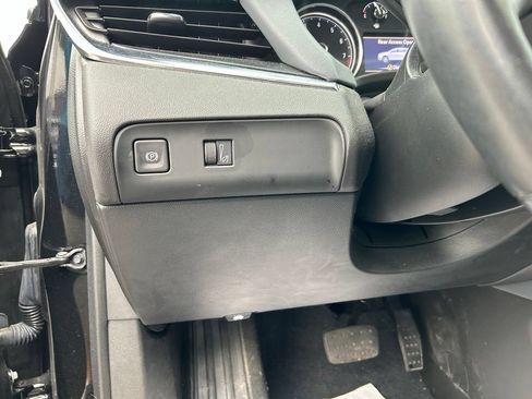 Used 2023 Buick Enclave Essence AWD/4WD image 30