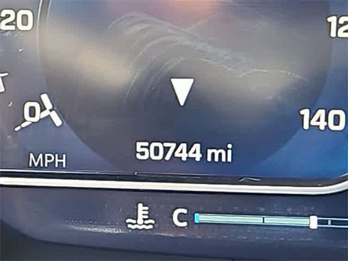 Used 2023 Chevrolet Tahoe Z71 w/ Luxury Package image 18