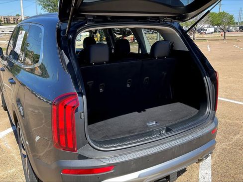 Used 2022 Kia Telluride S image 17