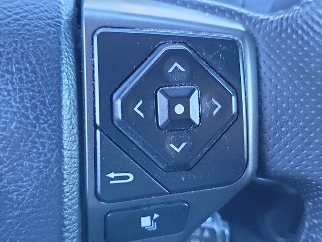 Used 2019 Toyota Tacoma TRD Sport w/ Technology Package RWD image 9
