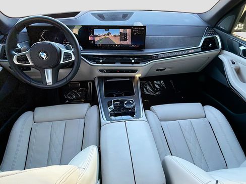 Used 2025 BMW X5 sDrive40i w/ Executive Package image 16