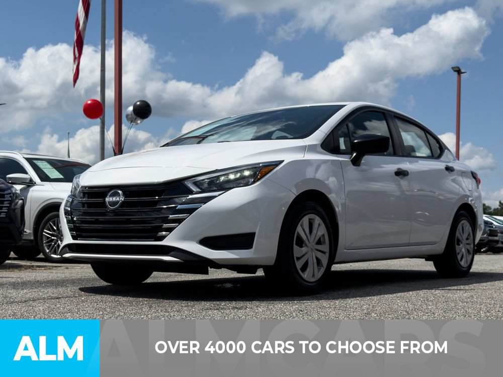 Used 2025 Nissan Versa S FWD image 2