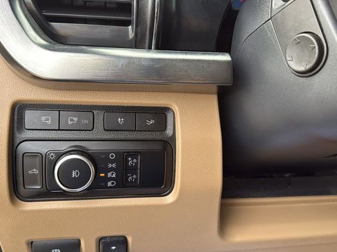 Used 2023 Ford F350 Lariat w/ FX4 Off-Road Package image 17