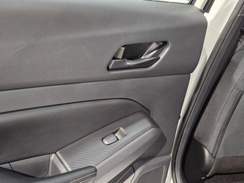 Used 2025 Nissan Altima 2.5 SV FWD image 33