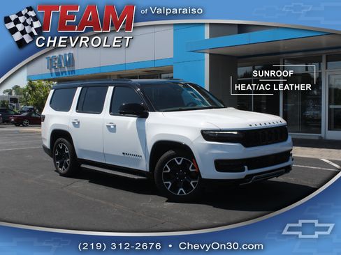 Used 2025 Jeep Wagoneer Series II AWD/4WD image 1