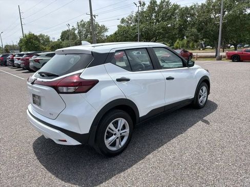 Used 2024 Nissan Kicks S FWD image 5