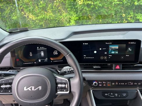 Used 2026 Kia Carnival EX FWD image 27