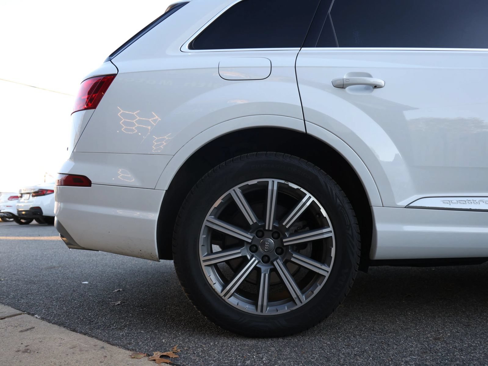 Used 2019 Audi Q7 3.0T Premium w/ Cold Weather Package AWD/4WD image 11