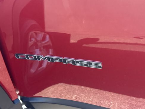 Used 2024 Jeep Compass Latitude AWD/4WD image 33