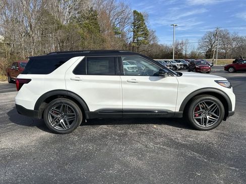 New 2025 Ford Explorer ST image 2