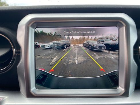 Used 2022 Jeep Gladiator Overland image 19