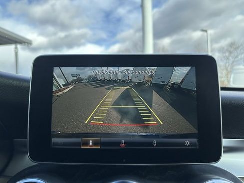 Used 2017 Mercedes-Benz GLC 300 4MATIC image 22