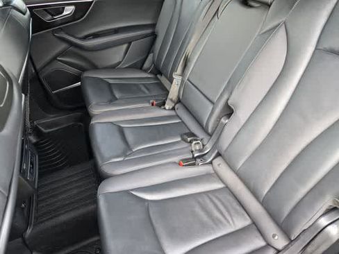 Used 2025 Audi Q7 3.0T Premium Plus AWD/4WD image 12