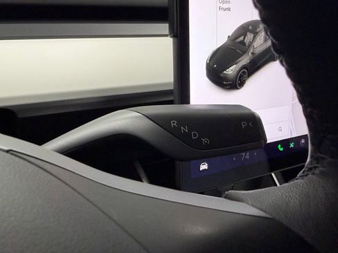 Used 2021 Tesla Model Y Performance image 14