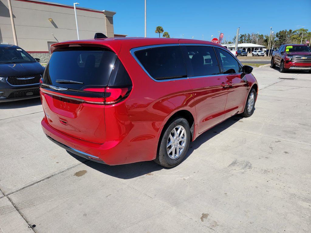 New 2026 Chrysler Pacifica Select FWD image 5
