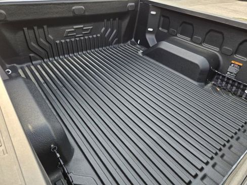 Used 2024 Chevrolet Silverado 1500 LT AWD/4WD image 9
