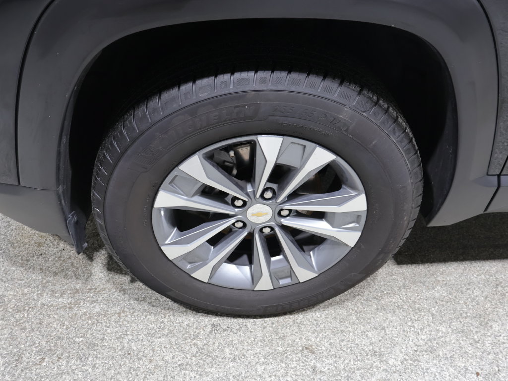 Used 2025 Chevrolet Equinox LT AWD/4WD image 8