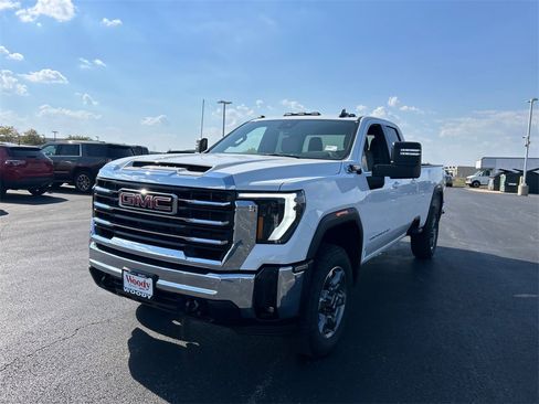 New 2026 GMC Sierra 3500 SLE image 4