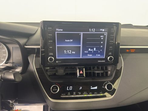 Used 2022 Toyota Corolla LE FWD image 25