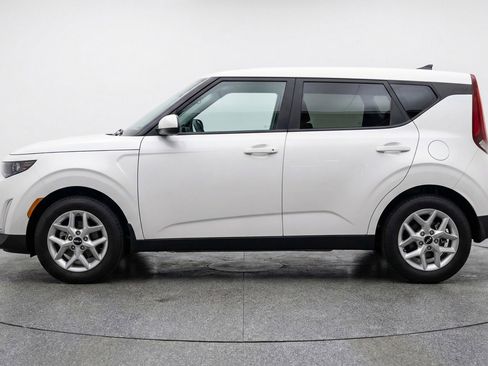 Used 2025 Kia Soul LX w/ LX Technology Package image 5
