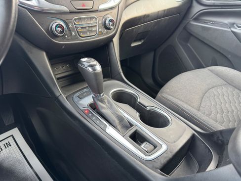 Used 2019 Chevrolet Equinox LT image 22