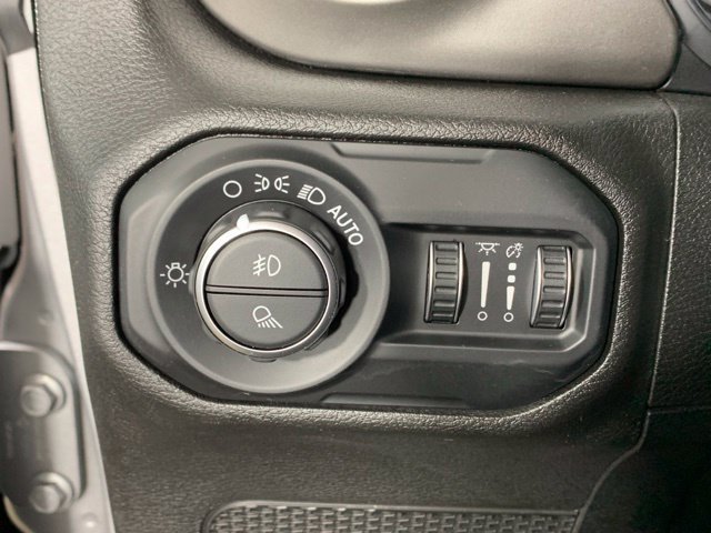 Used 2020 Jeep Gladiator Overland w/ Dual Top Group AWD/4WD image 21