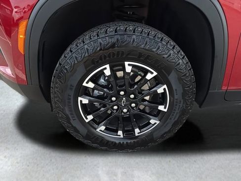 Used 2025 Chevrolet Traverse Z71 w/ Enhanced Driving Package AWD/4WD image 26