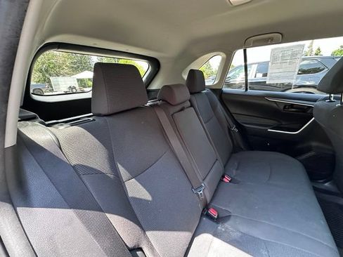 Used 2023 Toyota RAV4 LE AWD/4WD image 9